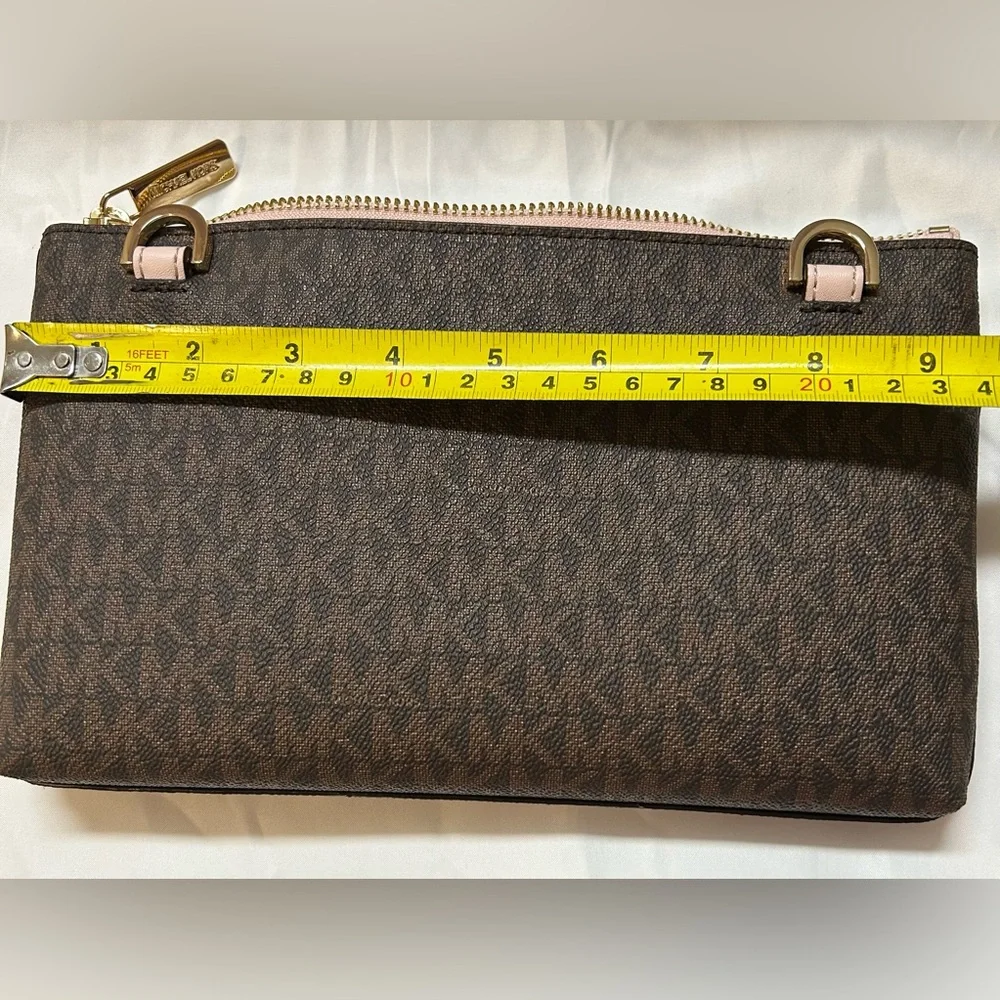New Michael Kors Maisie
Large Pebbled Leather 2 in-1 Tote
Bag. - Picture 12 of 16